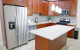 Newly Renovated Guest Rooms Near Transportation